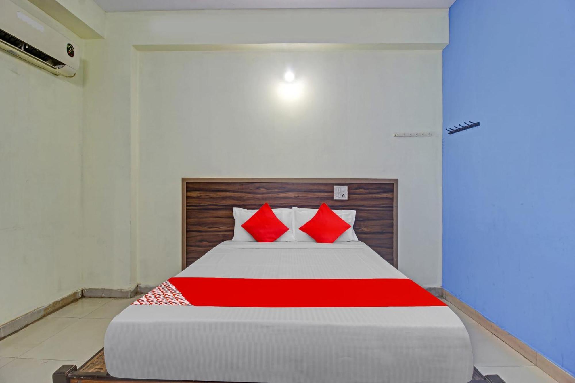 Hotel O Satya Inn Karimnagar Exteriör bild